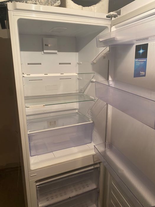 Холодильник бу продам