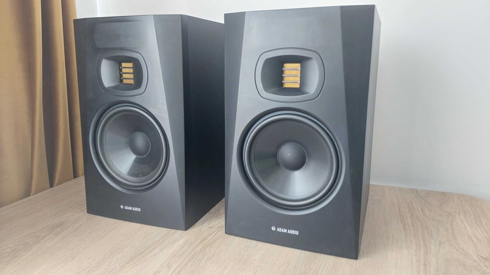 Monitoare profesionale de studio Adam Audio T7V