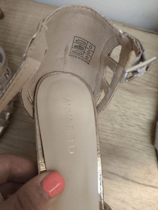 Официални обувки 37 сребристо и розово злато