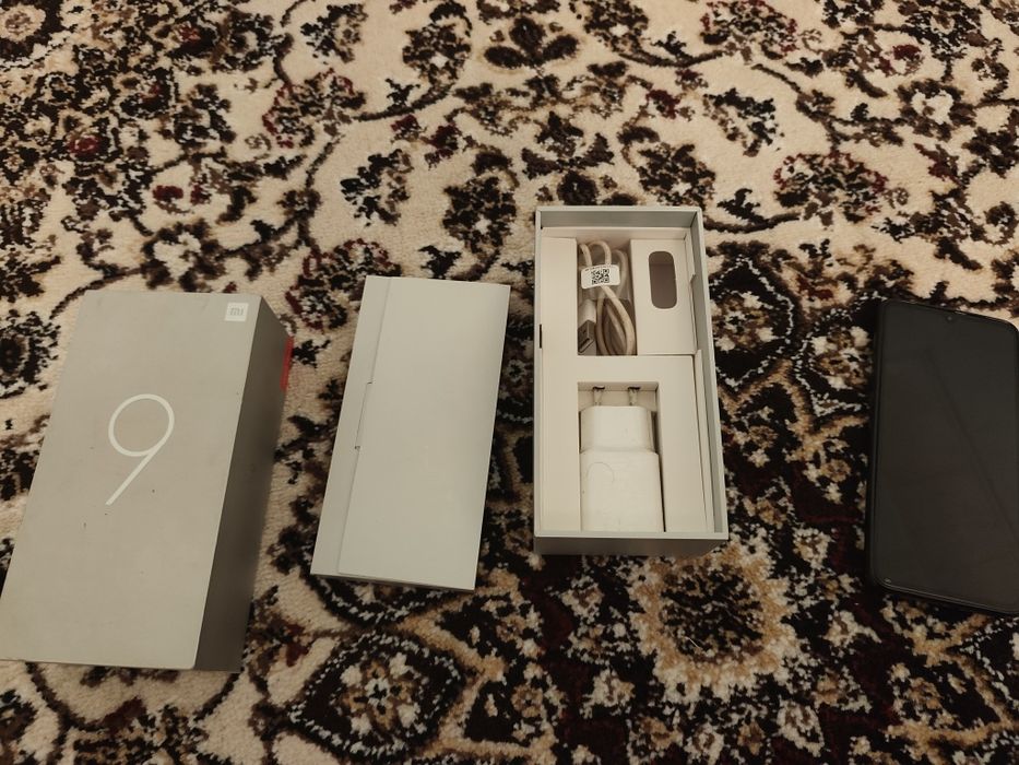 Mi 9 Flagman telefon, Xiaomi. 6/128 GB Xotira, Snapdragon 855 protsess