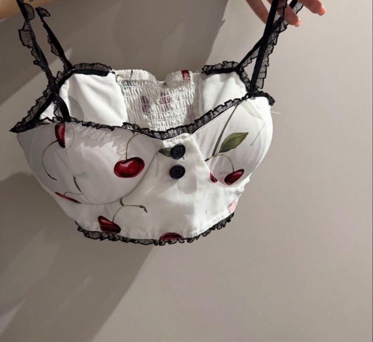 Gucci,Evis,Marni,Paramidona,Alo yoga,Alice Evis