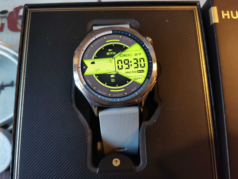 Смарт часовник Huawei GT5