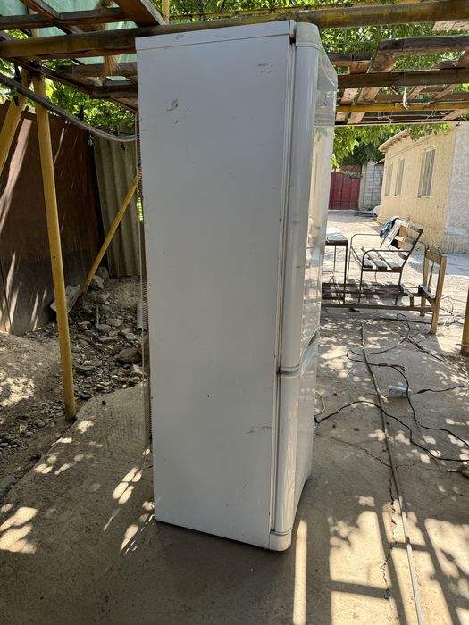 Холодильник Indesit