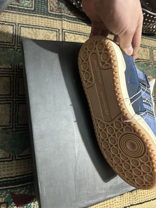 Женский кроссовка 40 размер