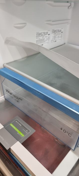 Продам большой холодильник BOSCH  объём 682л.