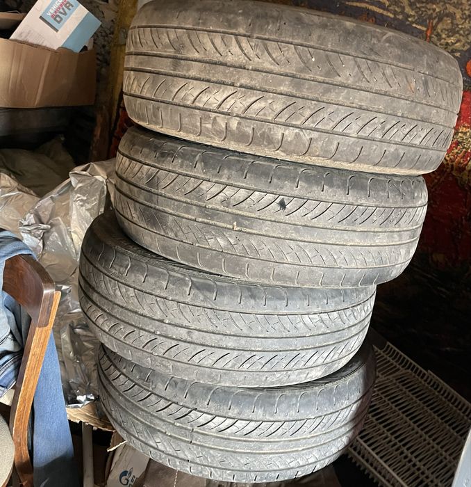 Продам комплект резины R15