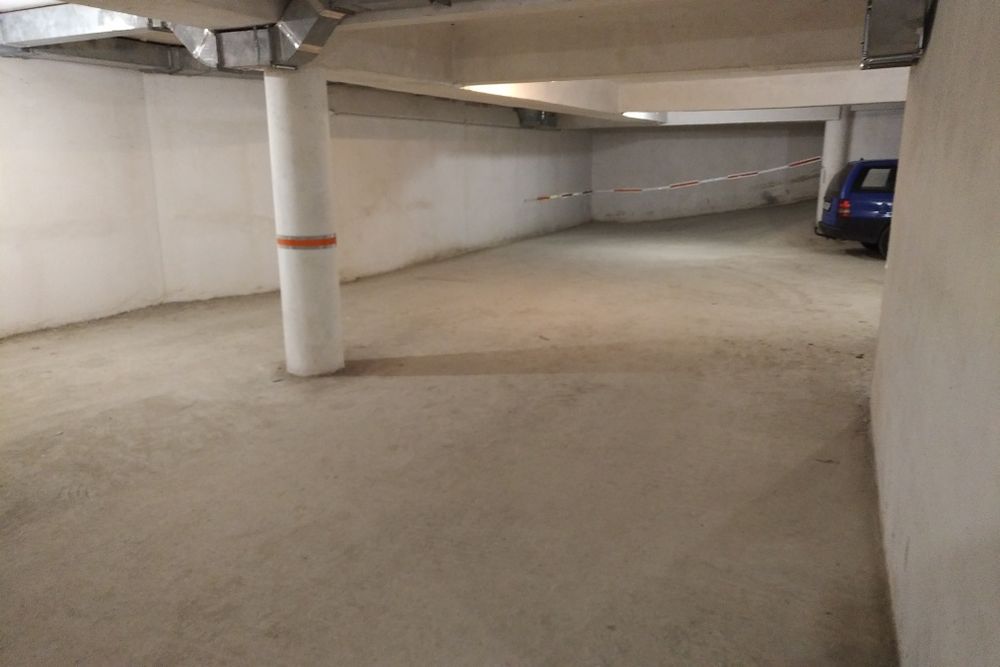 Дава се под наем Гараж / Паркомясто в Варна, Христо Ботев - 38 кв.м за 66.3 € - Снимка #1