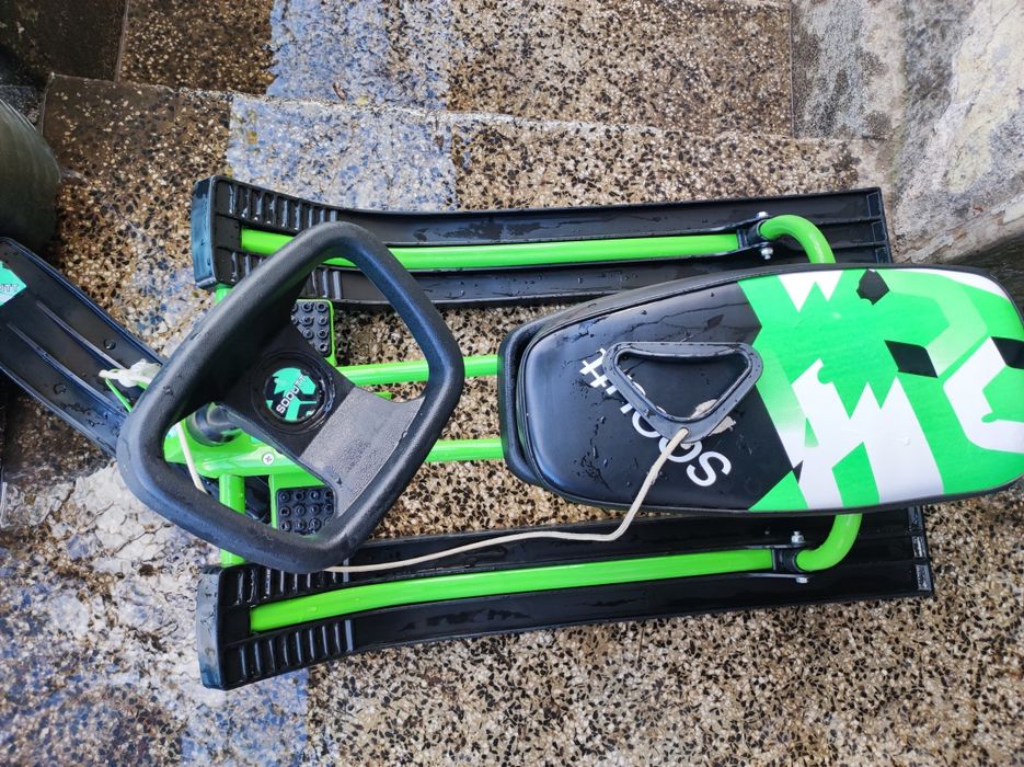 Продавам шейна Чук и Гек