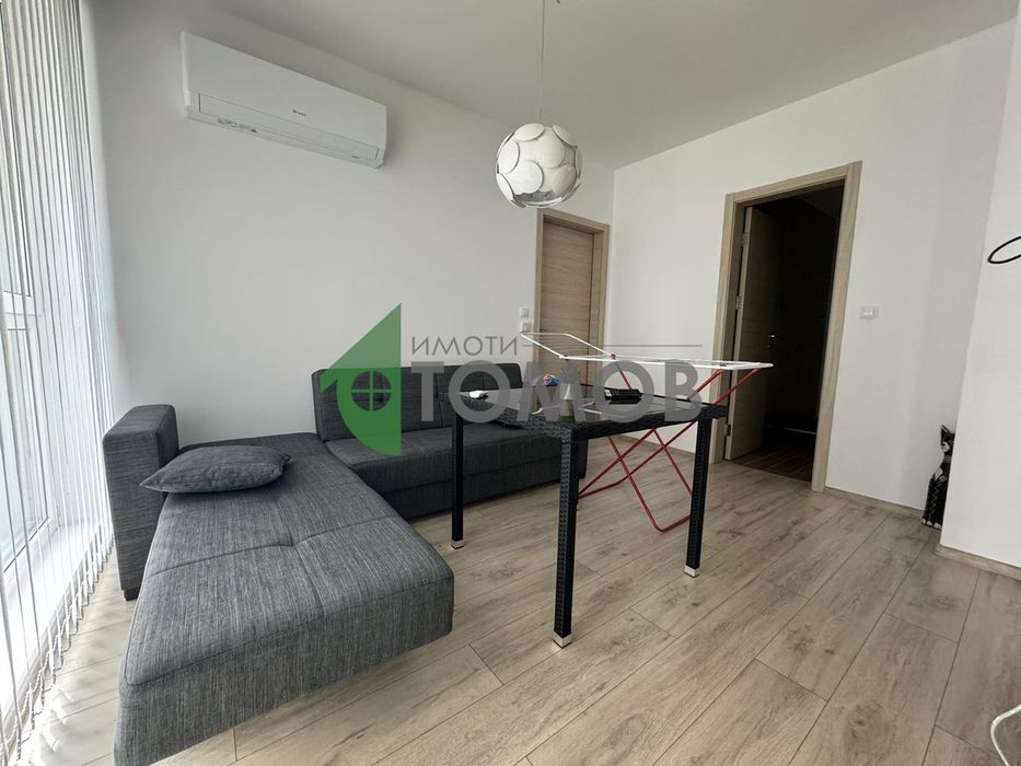 Продава се Тристаен апартамент в Шумен, 2-ри корпус - 98 кв.м за 1633 €/кв.м - Снимка #1