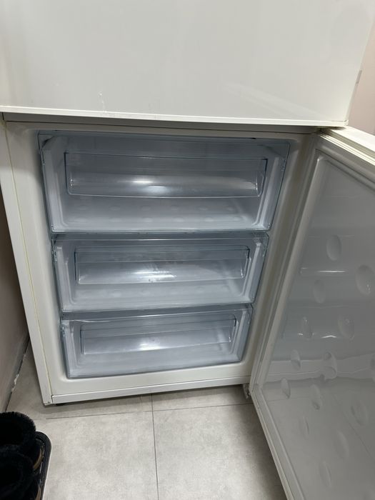 Холодильник Samsung