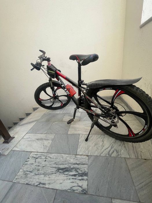 1 yil oldin olingan velosiped 2-3 marta haydalgan deyarli haydalmagan