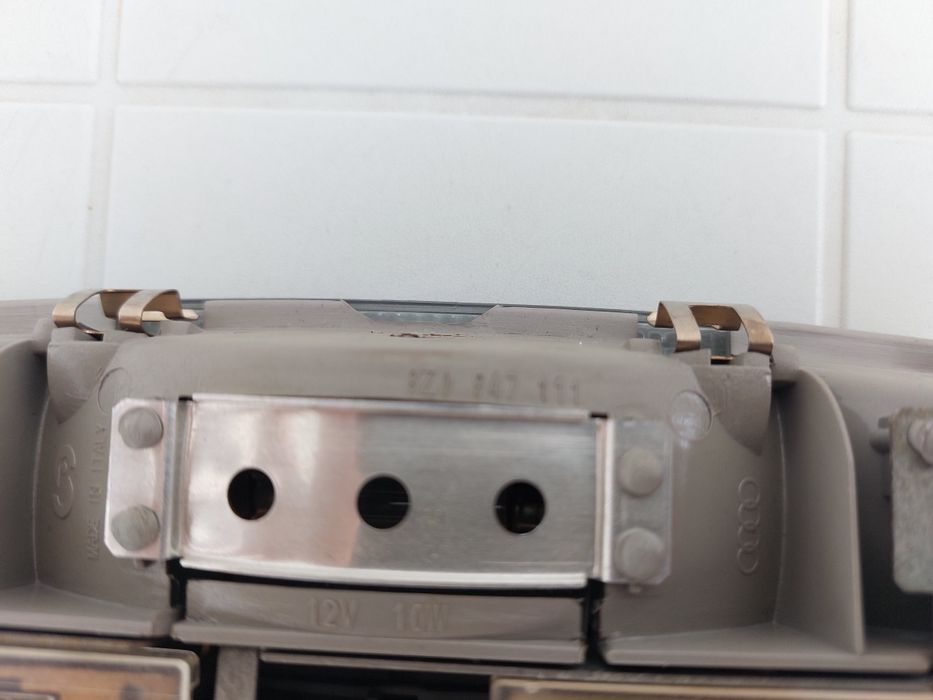 Plafoniera Lampa Plafon Fata Audi A2 8Z0947111