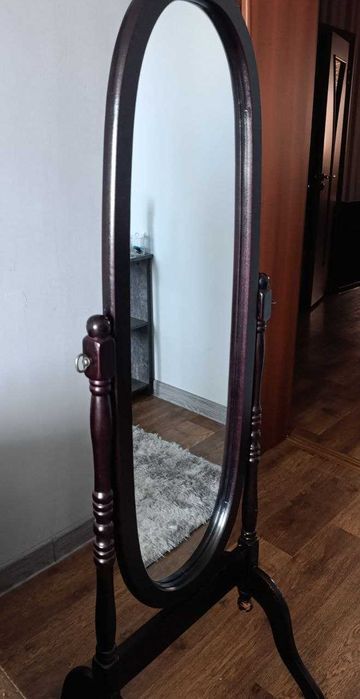 Зеркало на ножках3