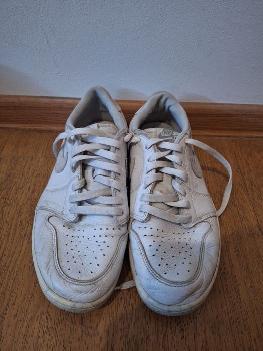 Adidași Nike Air albi – mărimea 44, stare bună