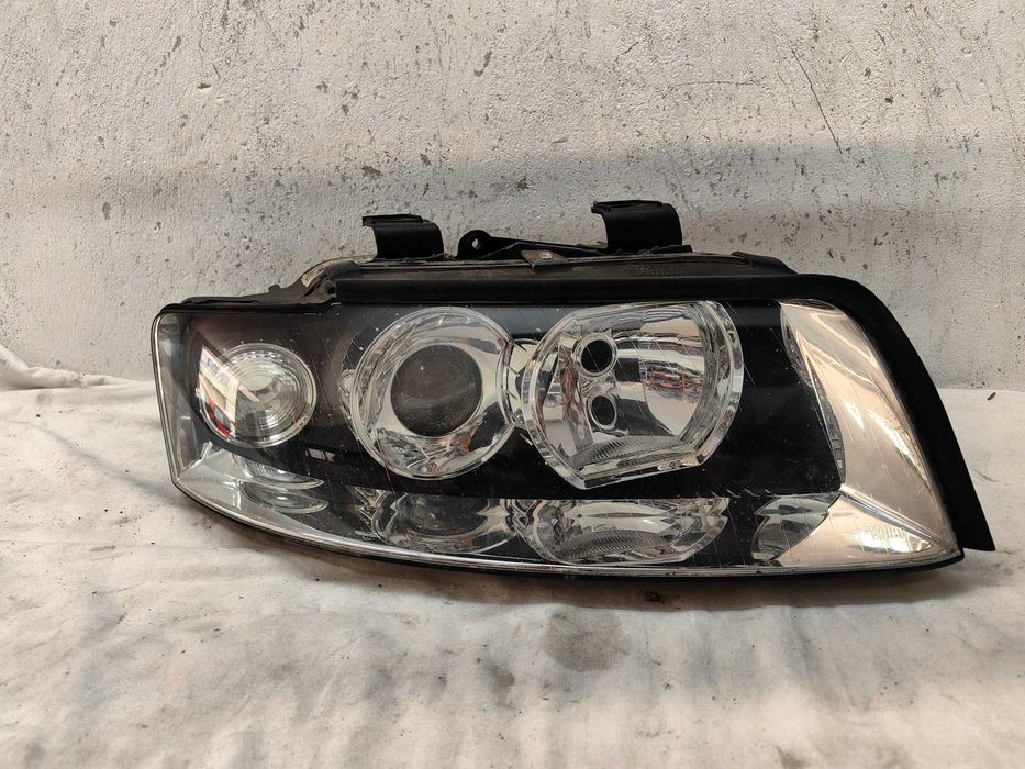 Оригинален фар Ауди А4 Б6  Audi A4 B6 Xenon D2S