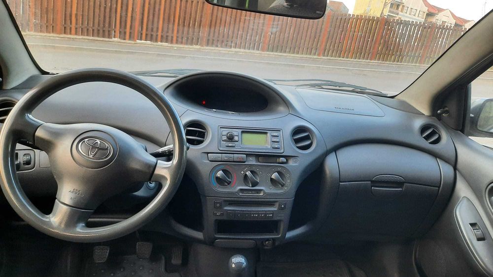 Vând Toyota Yaris Diesel 2004