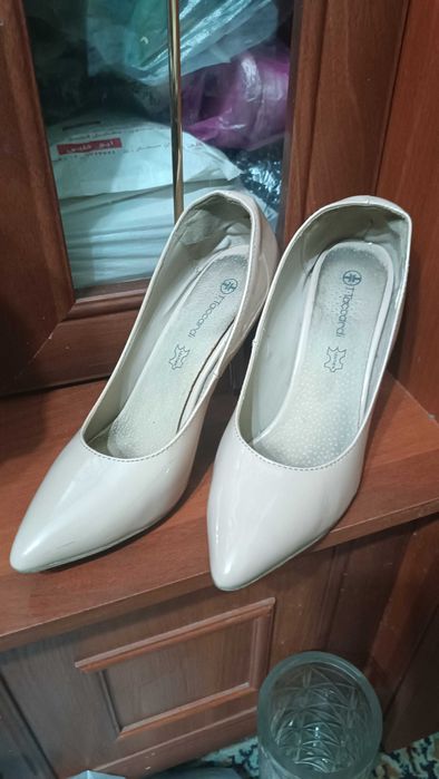 Женские  кожаные туфли, 39 размер