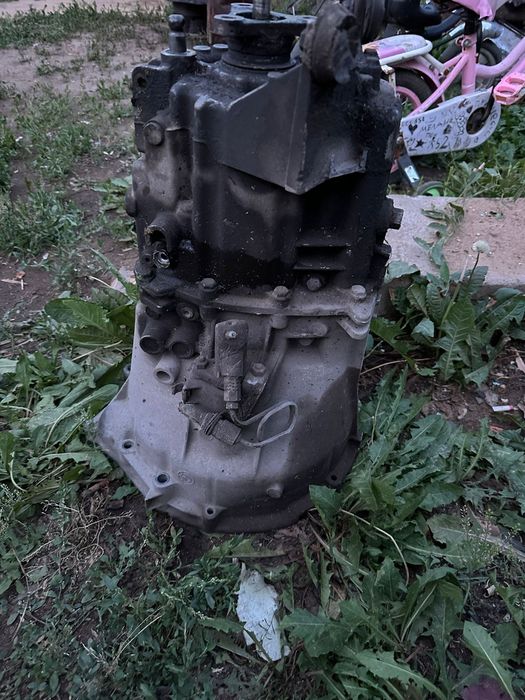 Продам коробку с бмв