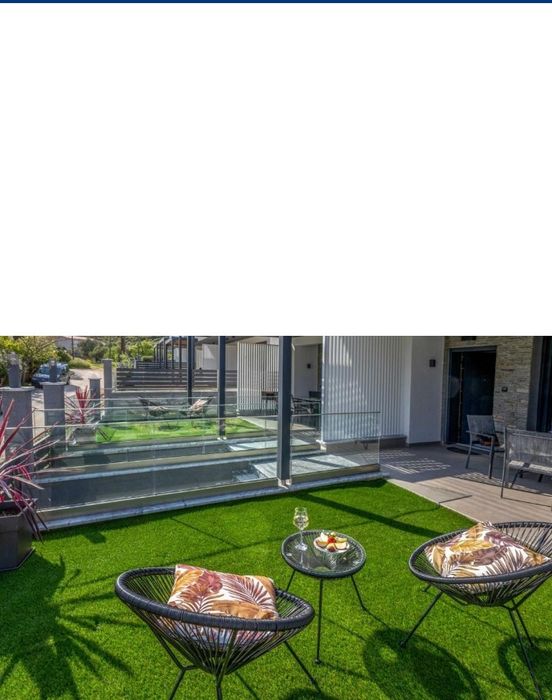 Давам мезонет в Неа ираклица малка къща
Price is 220€/night for