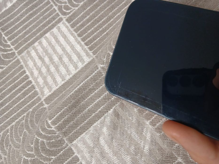 Айфон 13 док бар