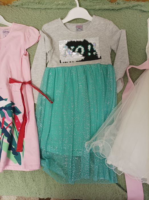 Платья рост 122 .