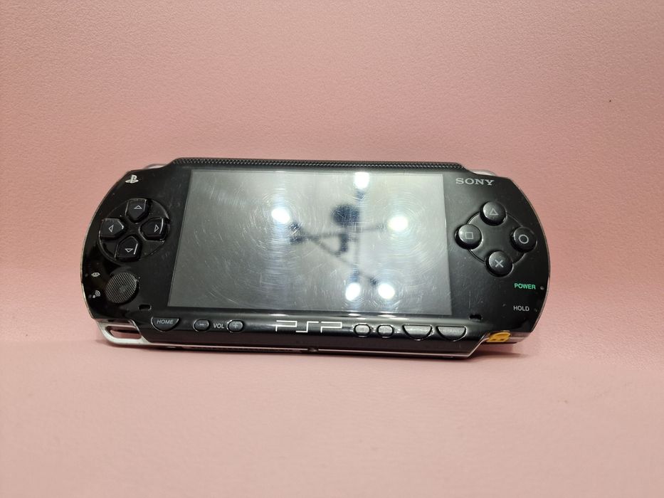 Psp 1004 modat cu 68 jocuri instalate