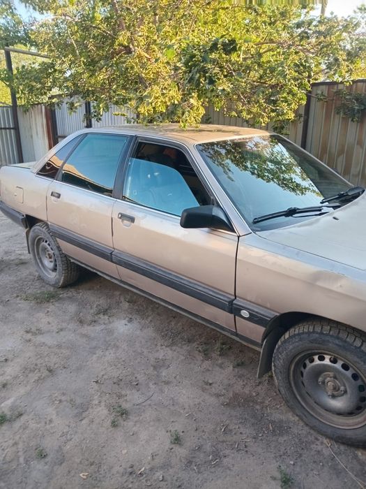 Audi 100 хорошое состояние