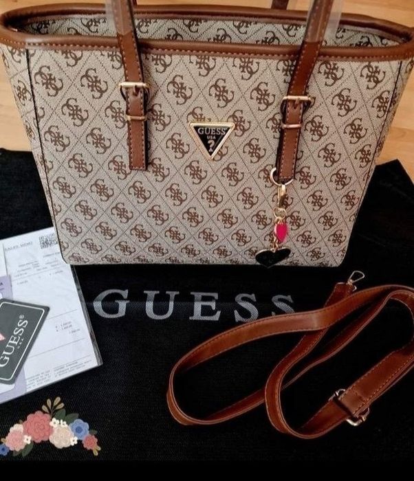 Geanta Guess material textil, logo metalic, 2 compartimente,saculet, etichetă