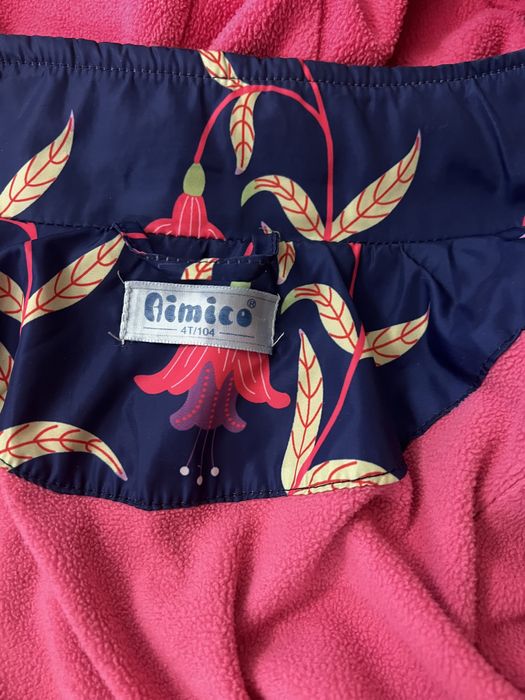 Продам курточку на девочку