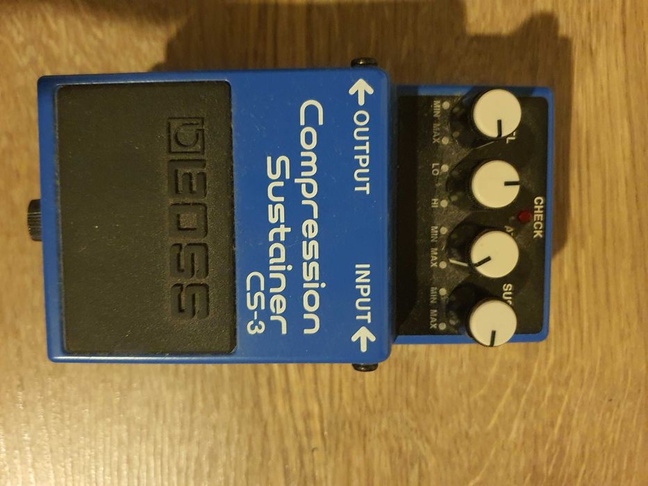 Lot Echipamente Muzicale Profesionale / Pedale Chitara / Orga / Microfoane – Stare Impecabila (Boss, Line 6, DigiTech, Ibanez, Roland