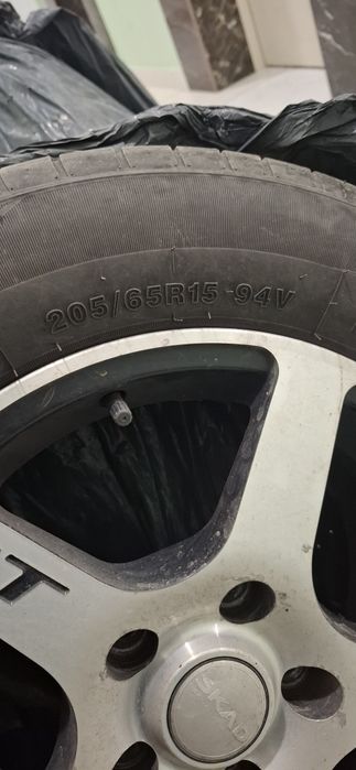 205/65/15 летние шины с дисками