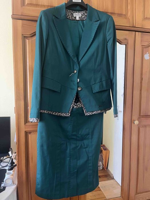 Дамска рокля и костюм Данини