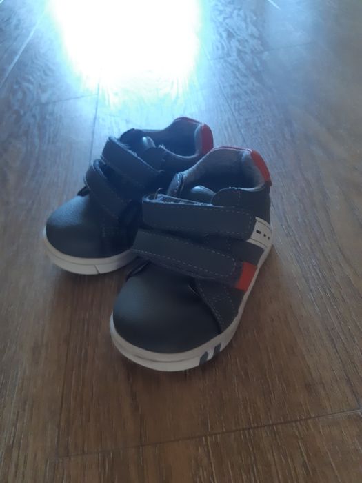 Продам ботинки весна осень