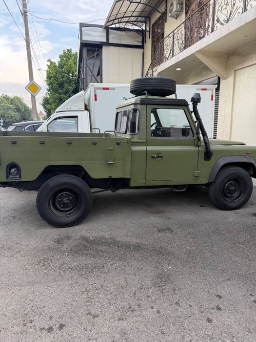Land Rover 110.