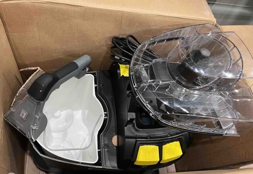 Продам новый моющий пылесос Karcher Puzzi 8/1