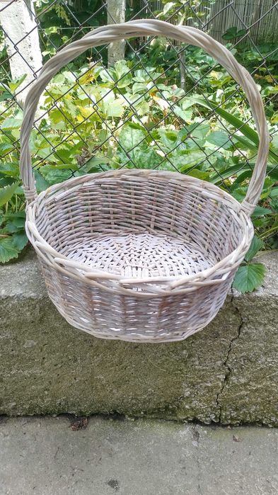 Старинен абажур декорация плетена кошница