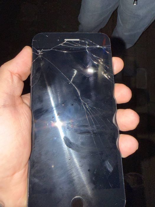 Продам айфон 7+ 32 гб