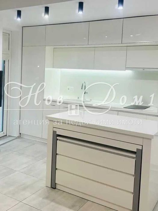 Дава се под наем Тристаен апартамент в Варна, Бриз - 100 кв.м за 1000 € - Снимка #5