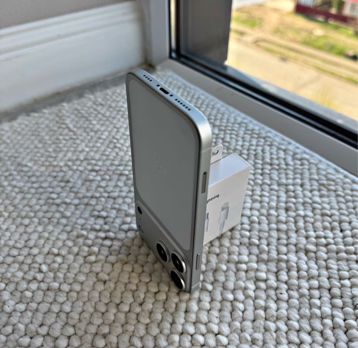  оригинальный  iPhone 11 в корпусе 17 PRO