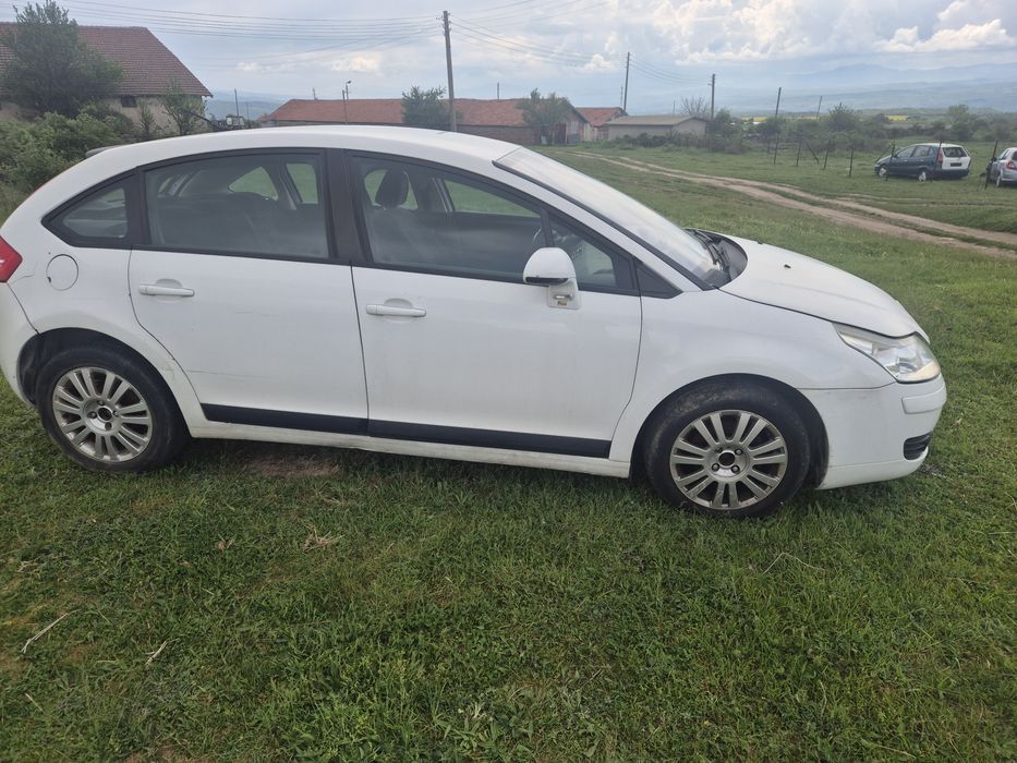 Продавам на части