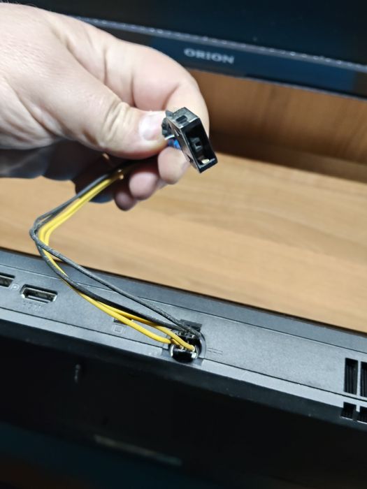 Laptop Clevo old but gold:)  fara incarcator