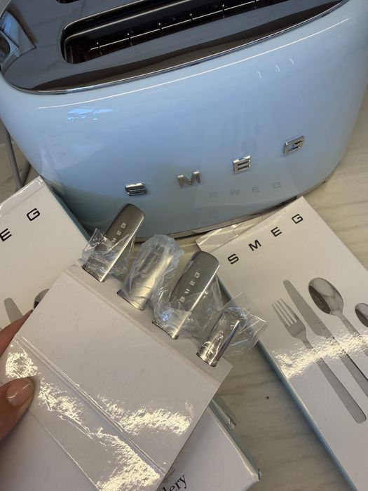 Set de 6 tacamuri Smeg, noi