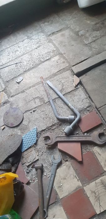 Продам балонные ключи,гайки
