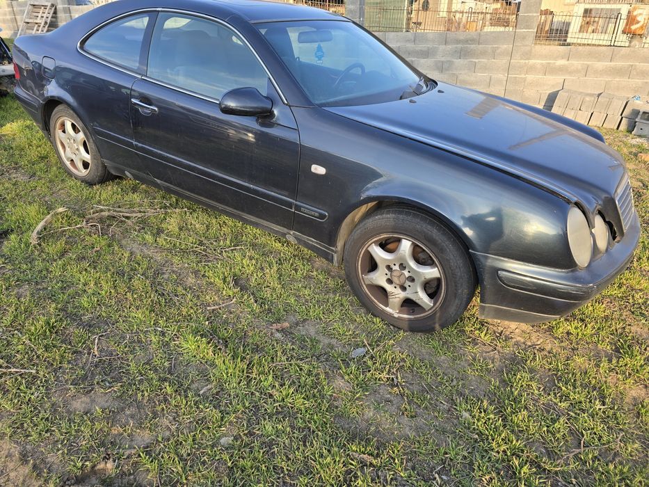 Продавам мерцедес цлк на части