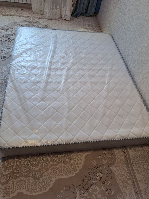 Матрас почти новый
