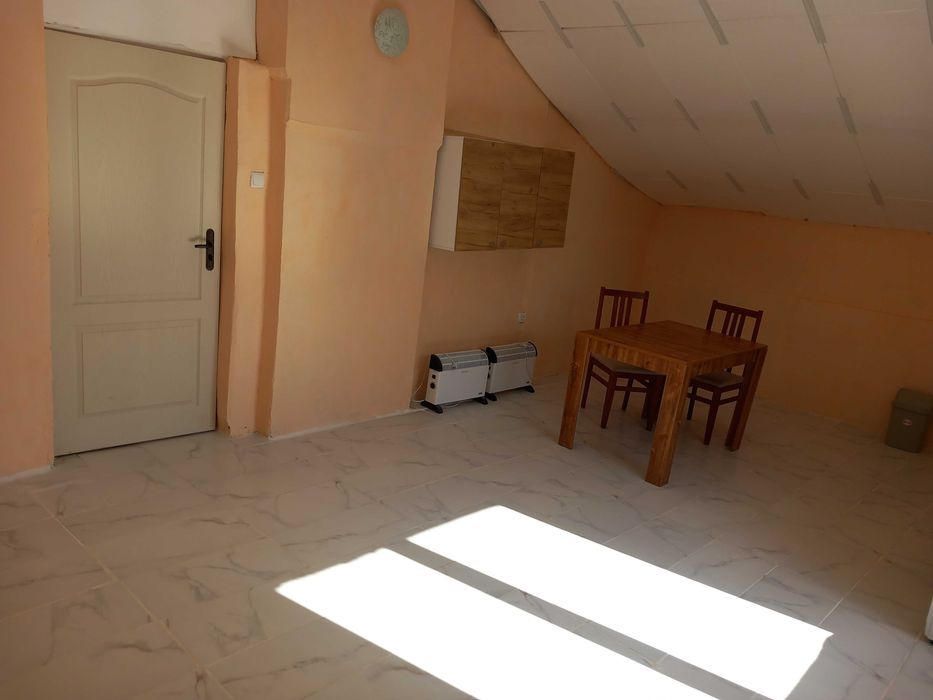 Дава се под наем Етаж от къща в София, Бенковски - 55 кв.м за 382.5 € - Снимка #4