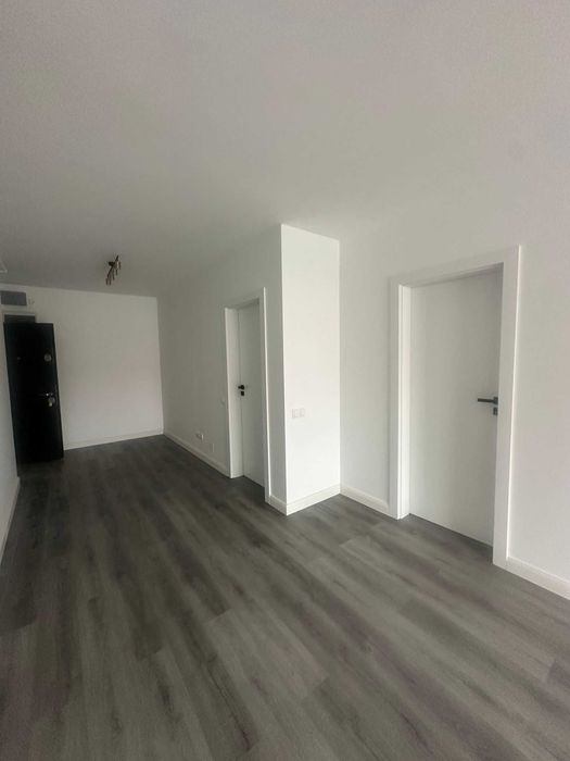 vanzare apartament parter bloc nou 2 camere Stefan Cel Mare +parcare