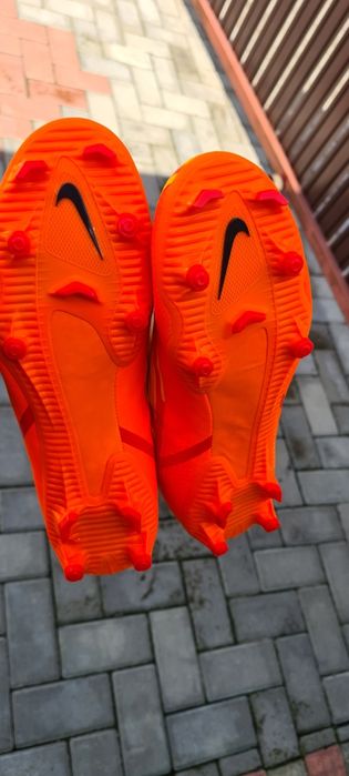 Ghete de fotbal pentru iarba