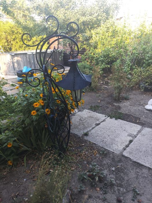 Продам фонарь садовый