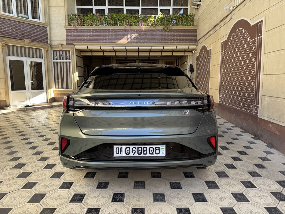 Zeekr 001 YOU Full 2024 restyling, 3.3 sec 100km/h